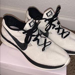 White Nike Flyknit Lunar 3’s
